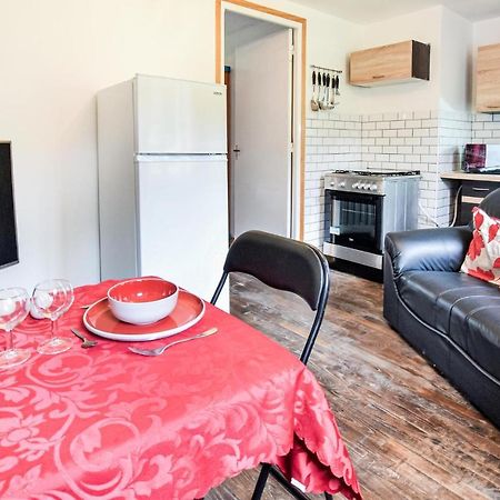 Awesome Home In Saint-Sever-Calvados With Kitchen Bagian luar foto