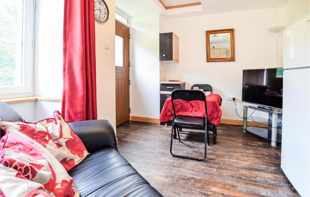 Awesome Home In Saint-Sever-Calvados With Kitchen Bagian luar foto